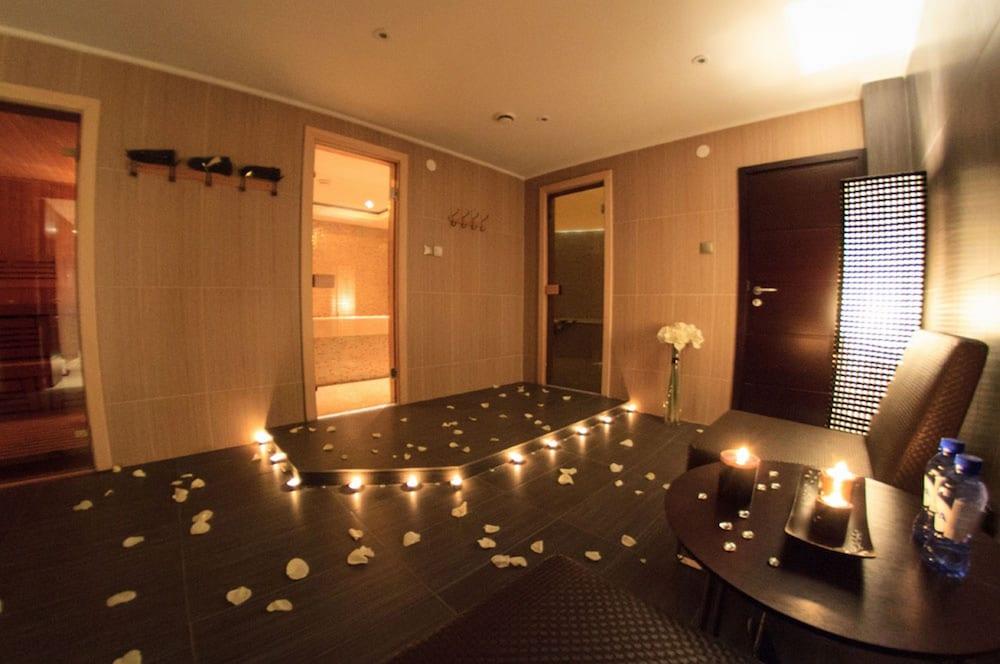 Donatello Boutique Hotel Almaty Esterno foto