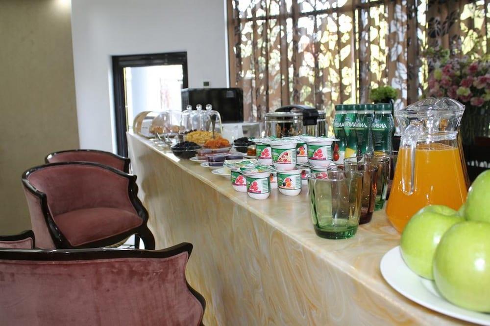 Donatello Boutique Hotel Almaty Esterno foto