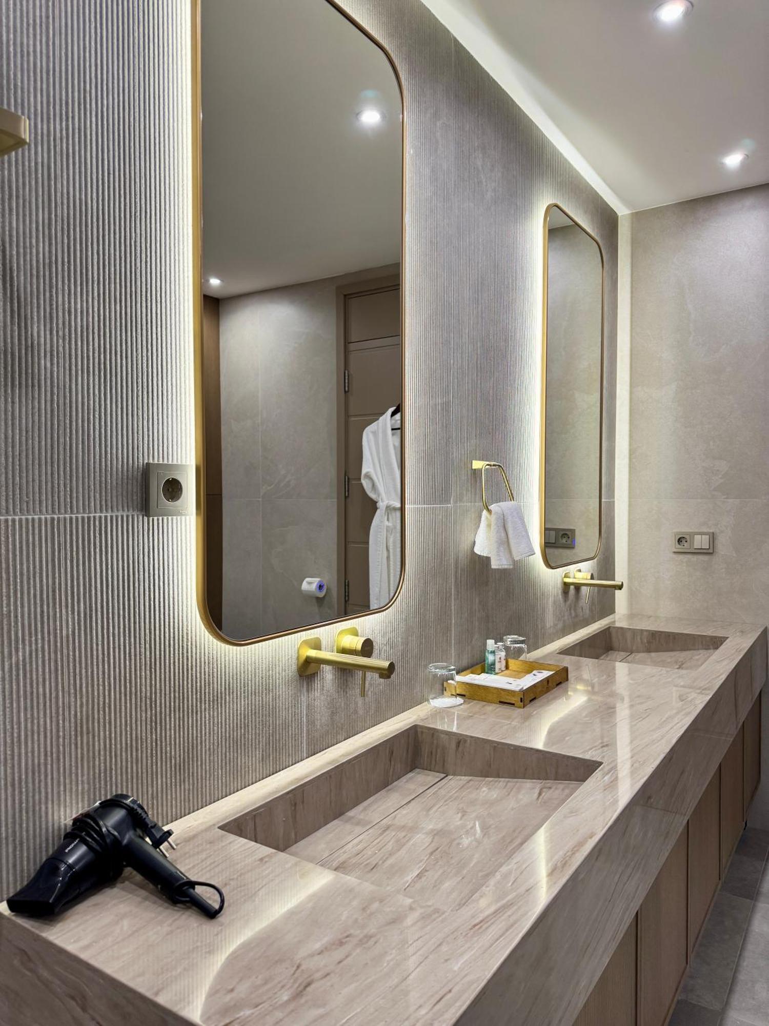 Donatello Boutique Hotel Almaty Esterno foto